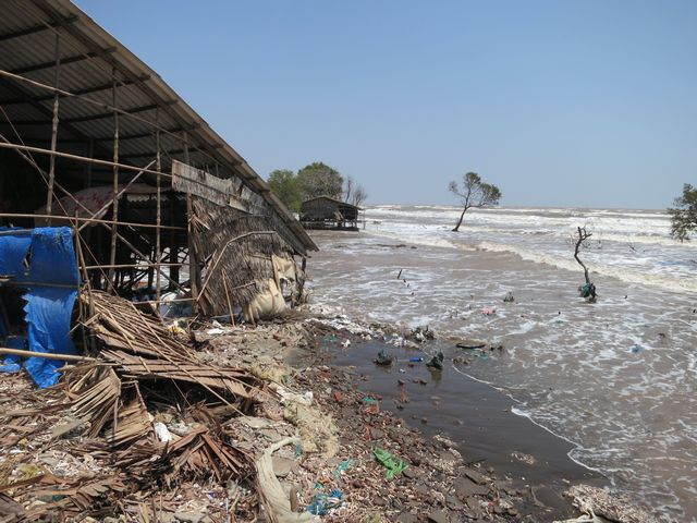 メコンデルタの長期的な海岸侵食が明らかになる:ダム建設以前から海岸侵食は起こっていた